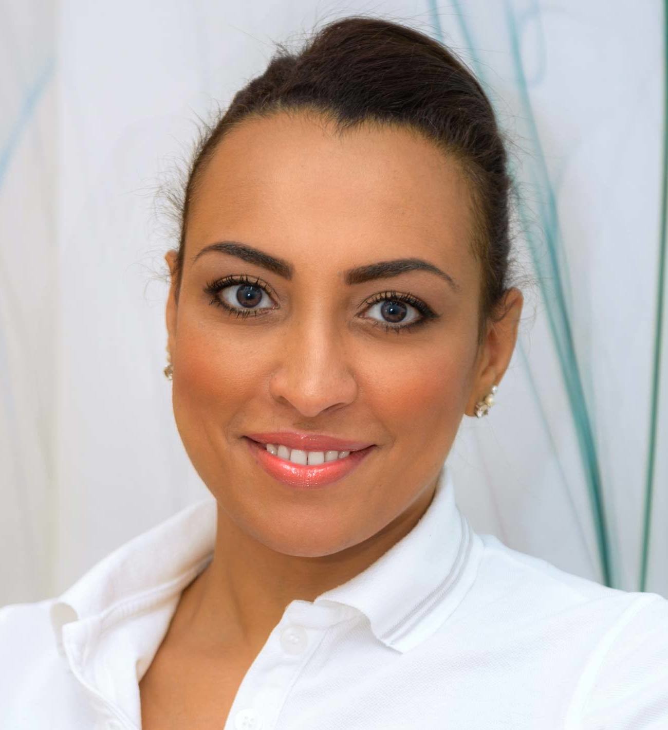 <strong>Denise Memmou </strong>